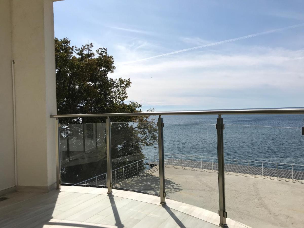 First Line Of The Sea 1 Appartement Dobra Voda Buitenkant foto