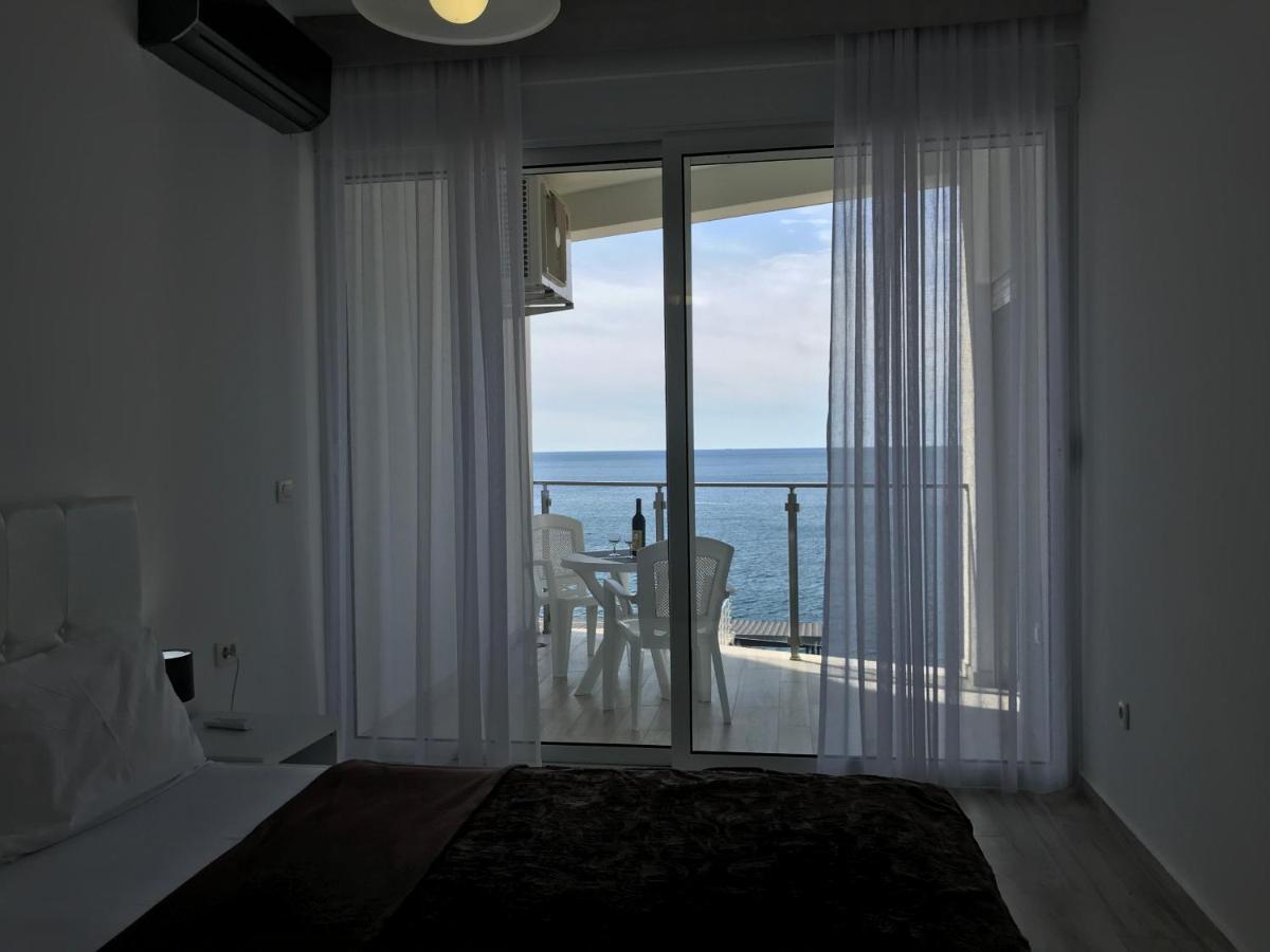 First Line Of The Sea 1 Appartement Dobra Voda Buitenkant foto