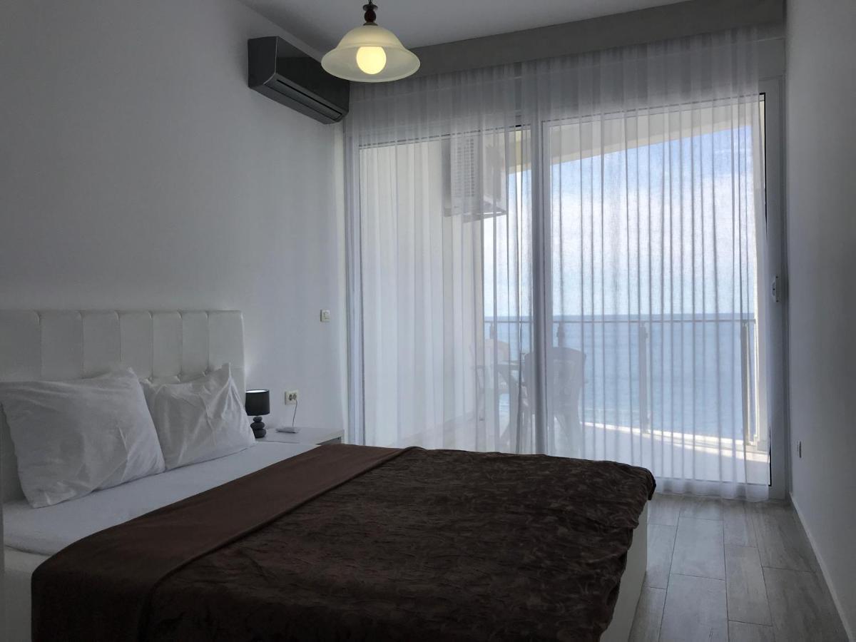 First Line Of The Sea 1 Appartement Dobra Voda Buitenkant foto